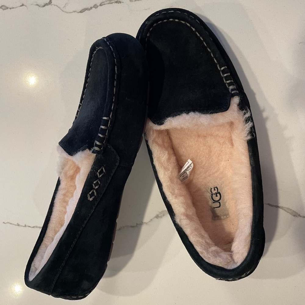 UGG Ansley Slippers Size 8